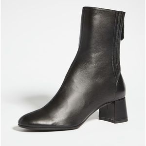 Aquazzura
Saint Honore Booties 50 Black leather